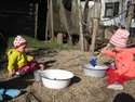 Kinderbeschäftigung in der Natur bei der Kinderkrippe in Laufach